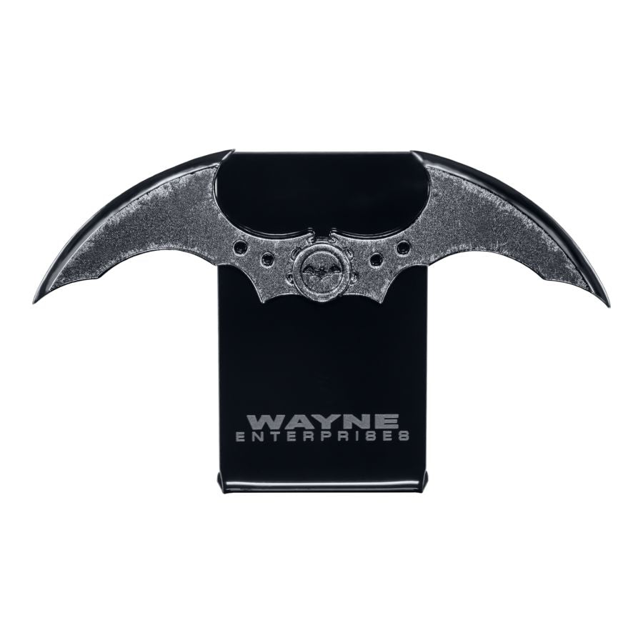 Batman: Arkham Asylum – Scaled Batarang Replica with Stand
