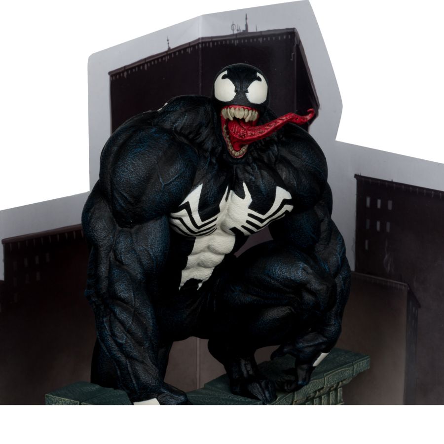 Marvel Comics - Venom 1:6 Scale Figure
