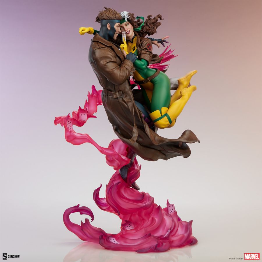 X-Men - Rogue & Gambit Statue