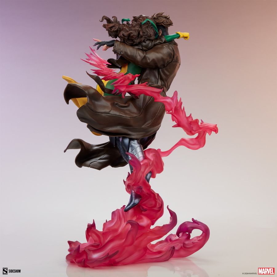 X-Men - Rogue & Gambit Statue