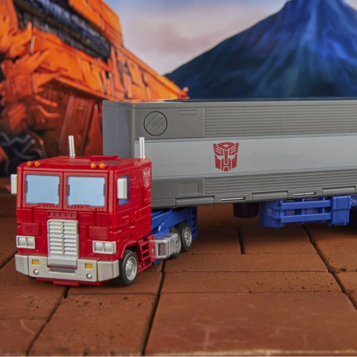 The Transformers: The Movie (1986) - Optimus Prime Studio Series Commander Class 7" Action Figure