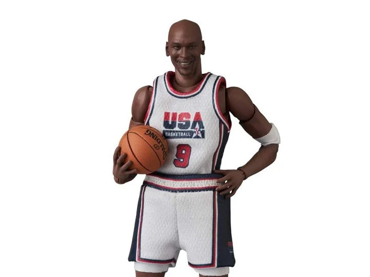 Michael Jordan (1992 Team USA) MAFEX No.132 Figure