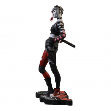 DC Direct Statue: Harley Quinn Red White & Black: Harley Quinn By Simone Di Meo (Resin)