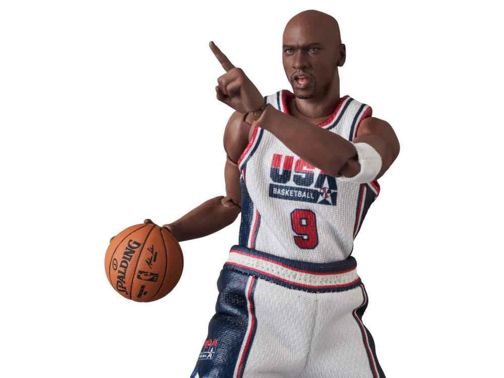 Michael Jordan (1992 Team USA) MAFEX No.132 Figure