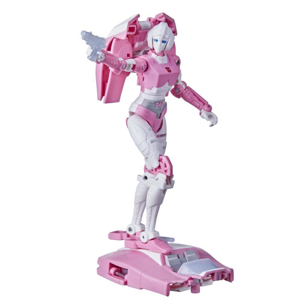 Transformers Generations Kingdom Deluxe WFC-K17 Arcee Action Figure