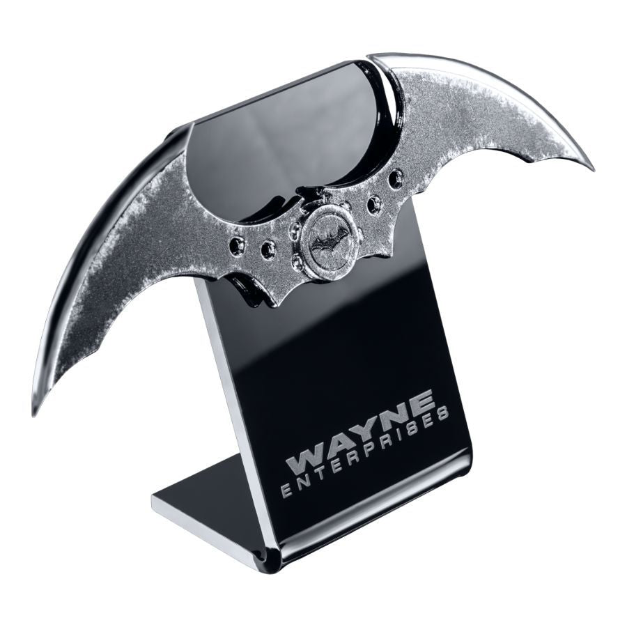 Batman: Arkham Asylum – Scaled Batarang Replica with Stand