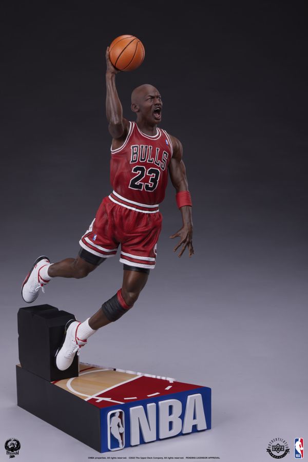 **Pre-order** NBA - Michael Jordan 1:4 Scale Statue