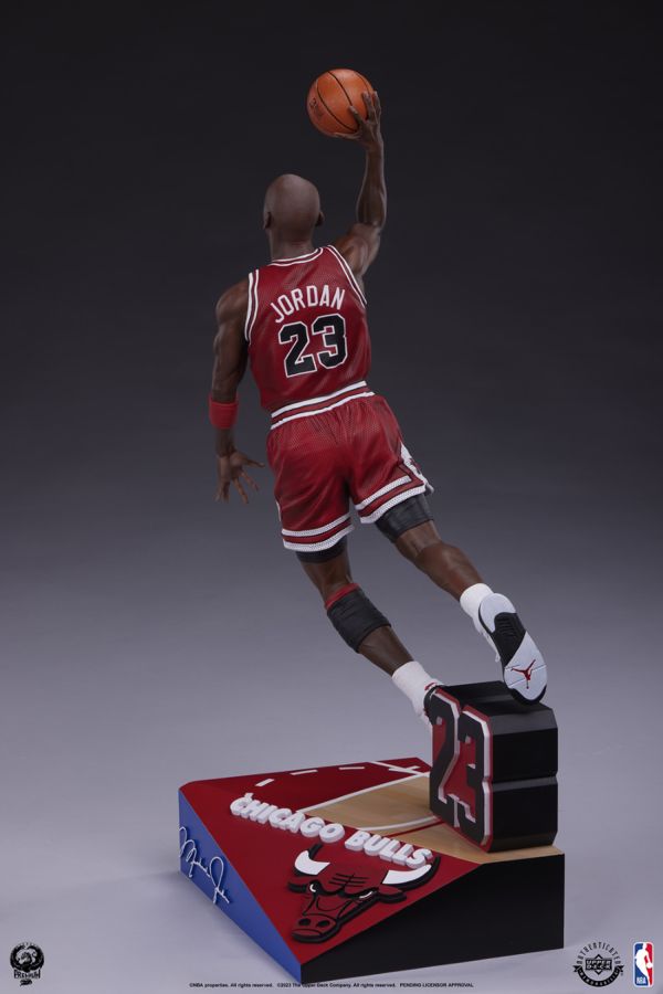 **Pre-order** NBA - Michael Jordan 1:4 Scale Statue