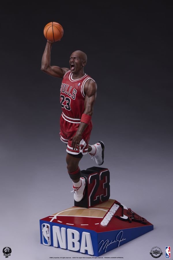 **Pre-order** NBA - Michael Jordan 1:4 Scale Statue