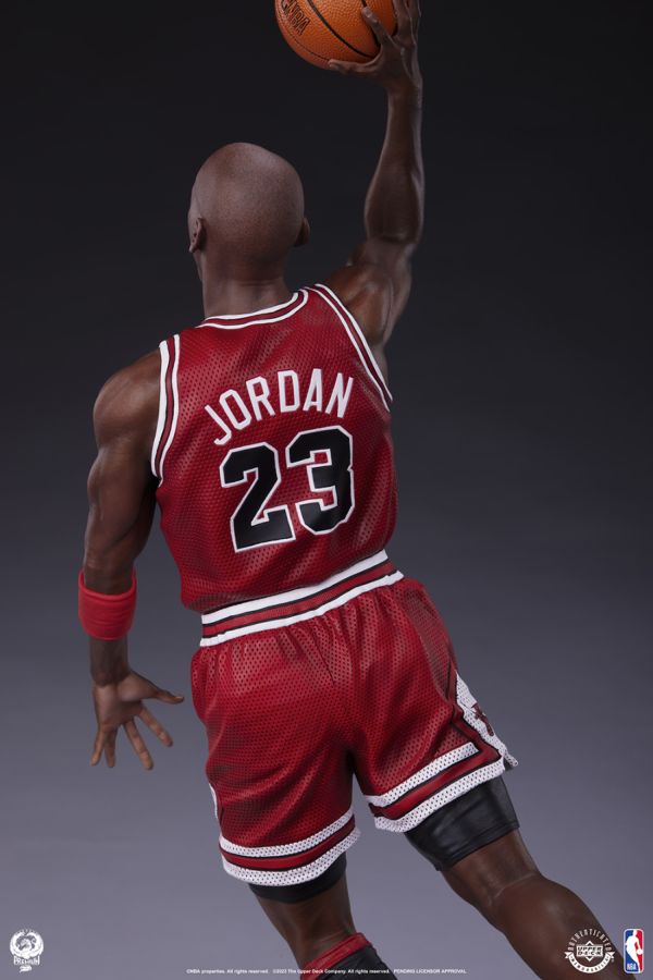 **Pre-order** NBA - Michael Jordan 1:4 Scale Statue