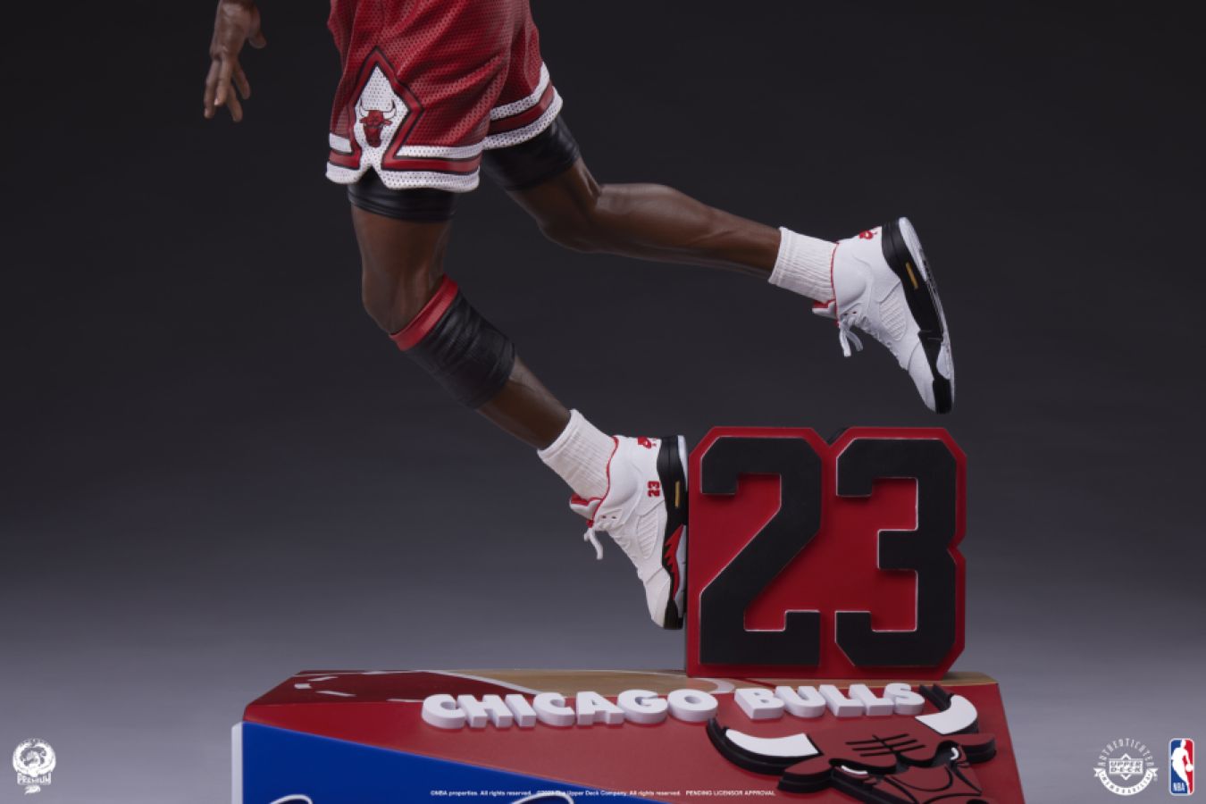 **Pre-order** NBA - Michael Jordan 1:4 Scale Statue