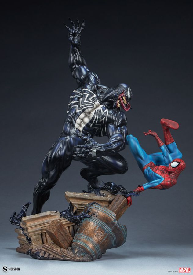 Marvel Comics - Spider-Man vs Venom Maquette **Pre-Order**