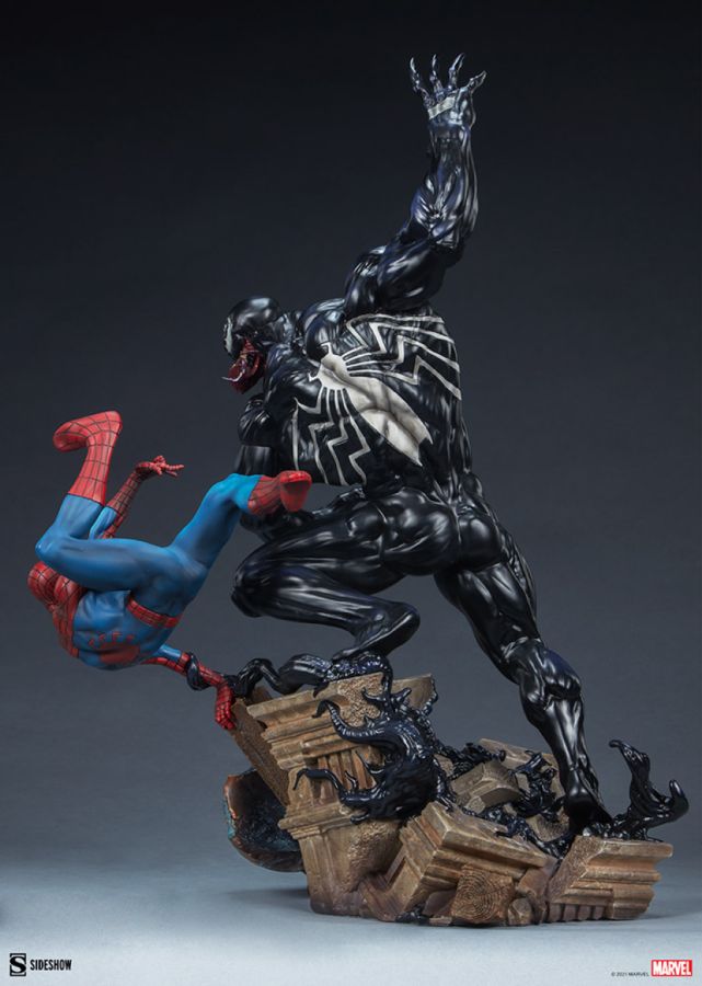 Marvel Comics - Spider-Man vs Venom Maquette **Pre-Order**