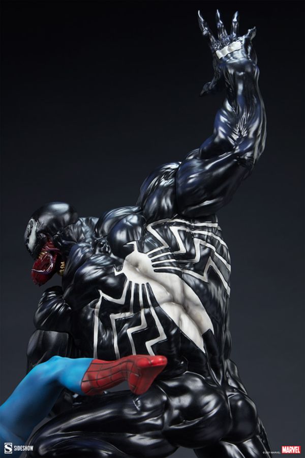 Marvel Comics - Spider-Man vs Venom Maquette **Pre-Order**