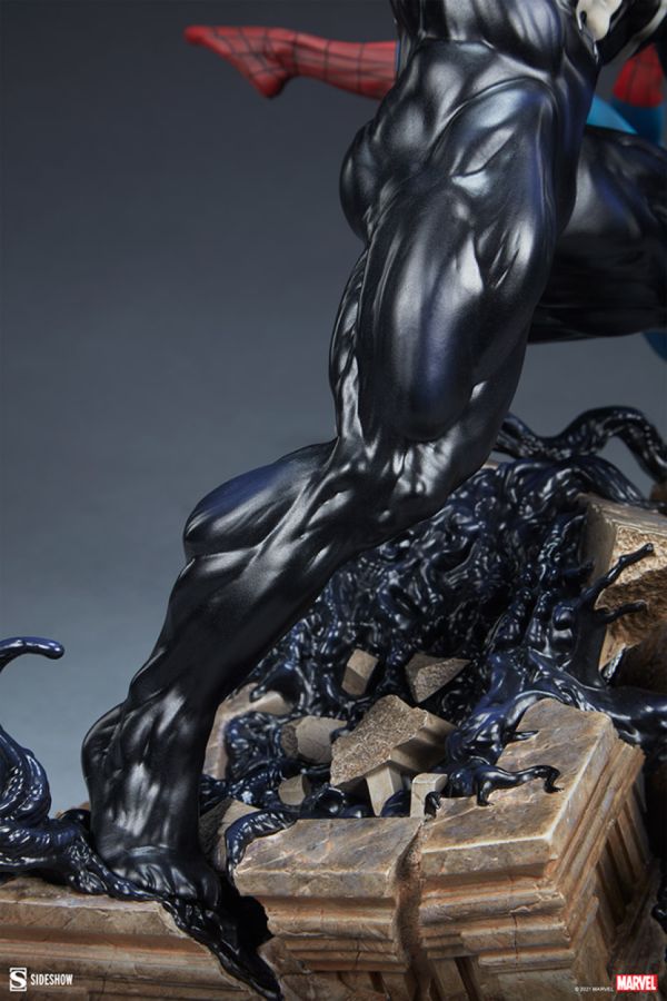 Marvel Comics - Spider-Man vs Venom Maquette **Pre-Order**