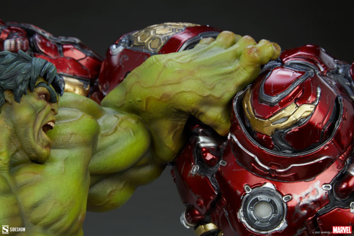 **Pre-order** Marvel Comics - Hulk vs Hulkbuster Maquette