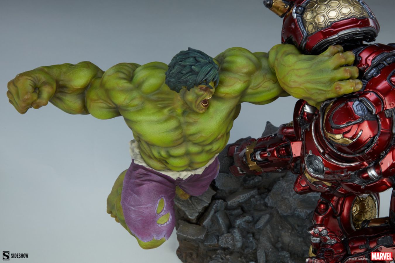 **Pre-order** Marvel Comics - Hulk vs Hulkbuster Maquette