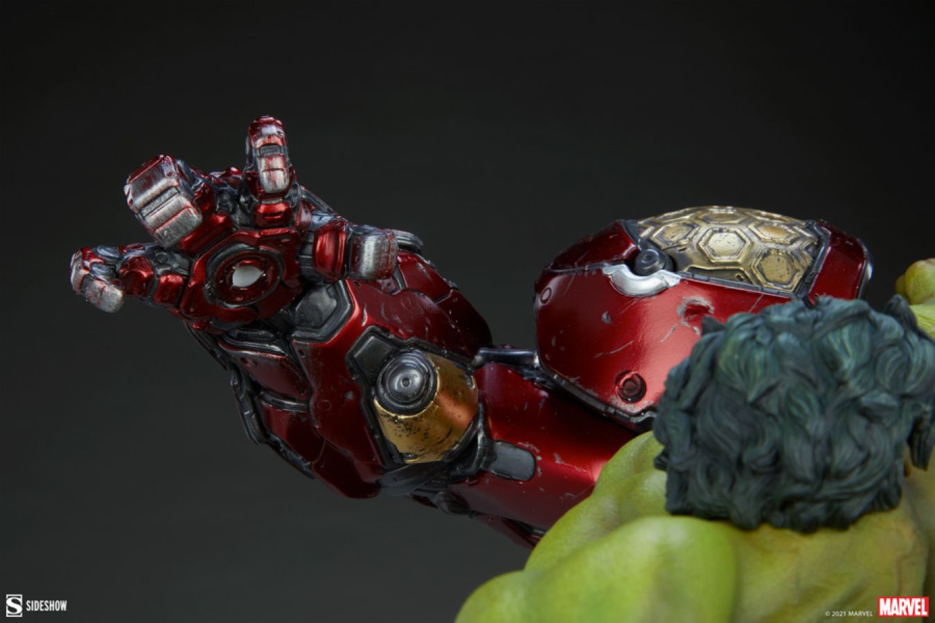 **Pre-order** Marvel Comics - Hulk vs Hulkbuster Maquette