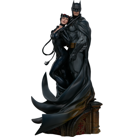 DC Comics - Batman & Catwoman Diorama **Pre-order**