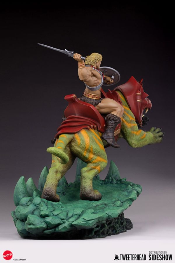 Masters of the Universe - He-Man & Battle Cat Deluxe Maquette