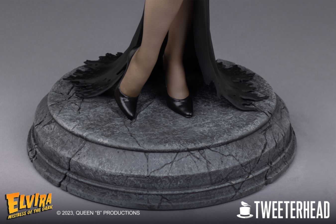 **Pre-order** Elvira - Mistress of the Dark 1:4 Scale Maquette