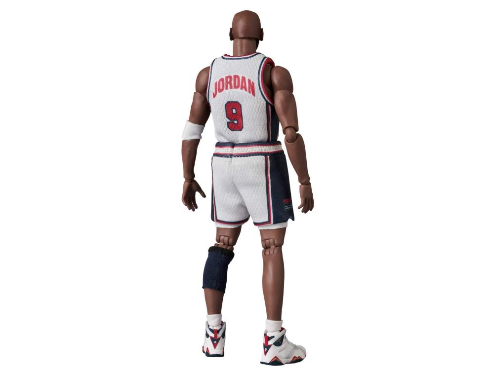 Michael Jordan (1992 Team USA) MAFEX No.132 Figure