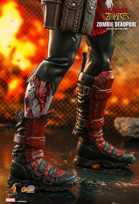 Marvel Zombies - Zombie Deadpool 1/6th Scale Hot Toys Action Figure