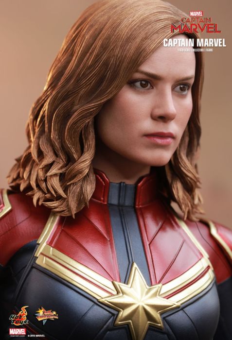 Captain Marvel (2019) - Captain Marvel 1/6th Scale Hot Toys Action Figure