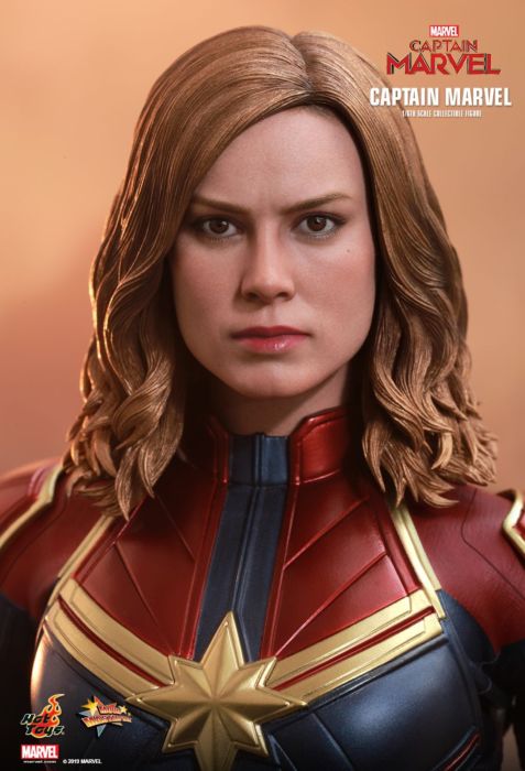 Captain Marvel (2019) - Captain Marvel 1/6th Scale Hot Toys Action Figure