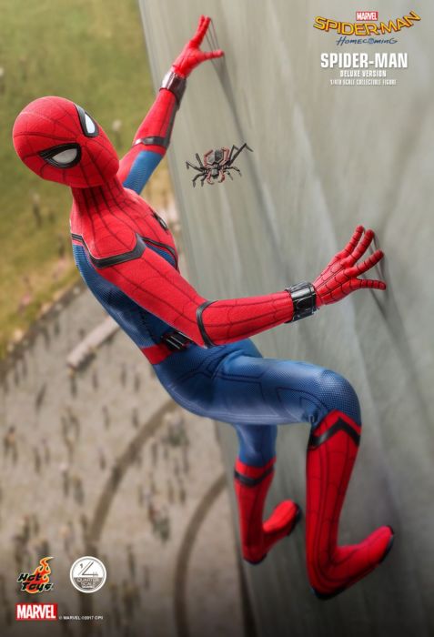 Spider-Man: Homecoming - Spider-Man Deluxe 1/4 Scale Hot Toys Action Figure