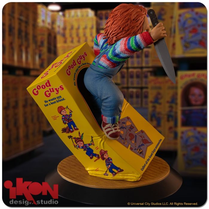 Child’s Play (1988) - Chucky Breakout 9” PVC Diorama Statue