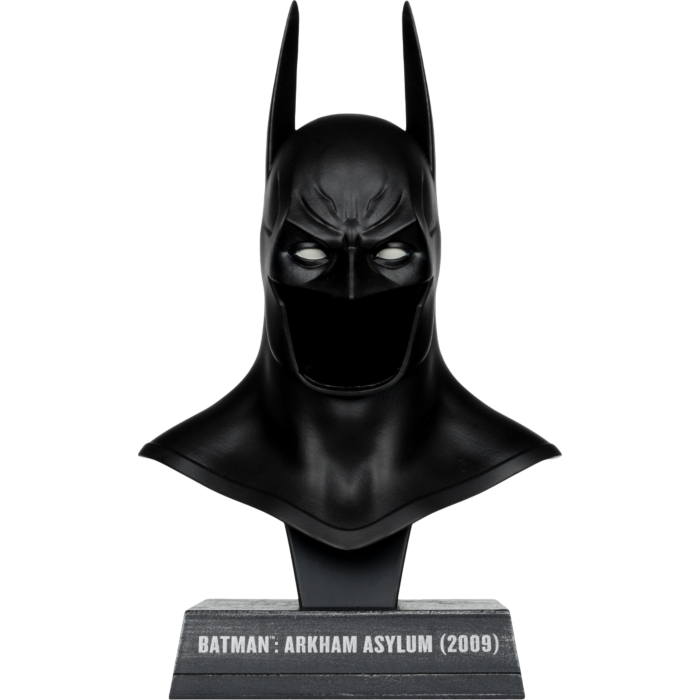 Batman: Arkham Asylum - Batman Cowl 1/3rd Scale Replica PVC Statue