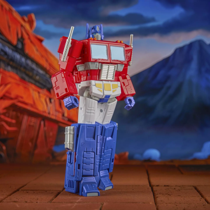 The Transformers: The Movie (1986) - Optimus Prime Studio Series Commander Class 7" Action Figure