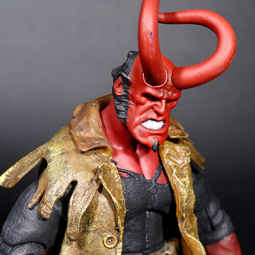 Hellboy Battle Damaged Ultimate 7" Action Figure