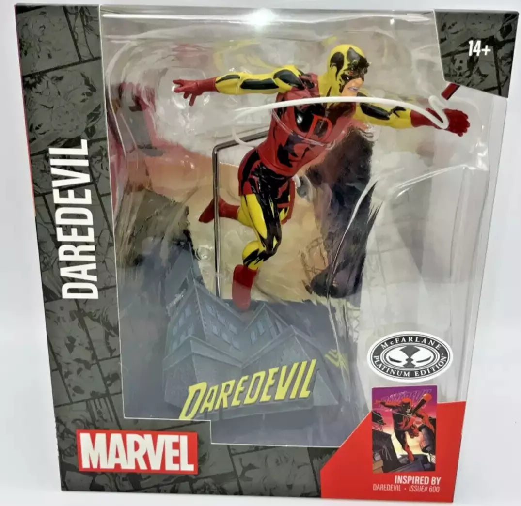 McFarlane Toys - Marvel Daredevil #600 Posed 1:10 Yellow Platinum Chase Figure