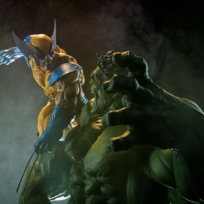 Marvel Hulk VS. Wolverine Maquette **Store displayed item**